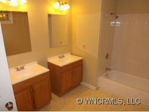 22 White Ave - Photo 5
