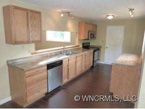 22 White Ave - Photo 8