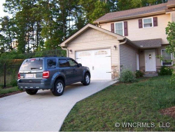 7 Mahogany Road