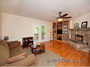 212 DUCHESS DRIVE - Photo 2