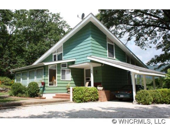 270 Country Club Heights Rd.