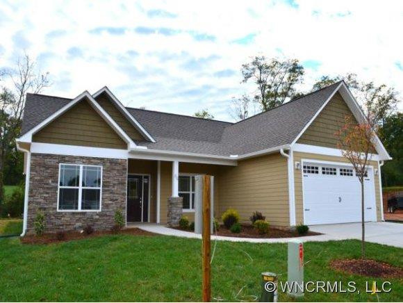 89 WEAVER VILLAGE WAY