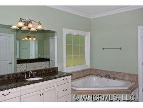 39 AMARETTO DRIVE - Photo 10