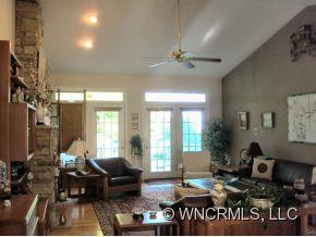 320 E. Shay Circle - Photo 4