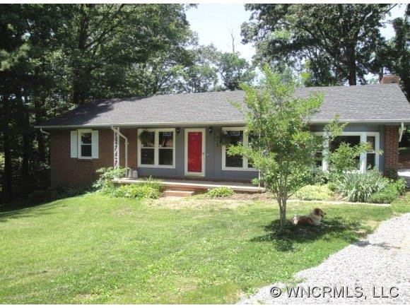 15 Fieldcrest Dr