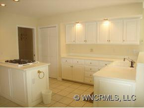 409 Claremont Drive - Photo 2