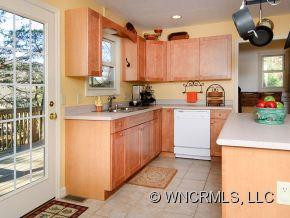 235 Woodland Court - Photo 6