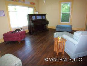 213 Spring Street - Photo 4