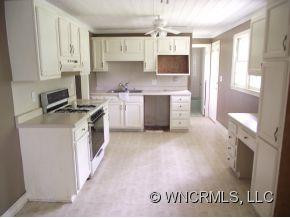 703 Blythe Street - Photo 4
