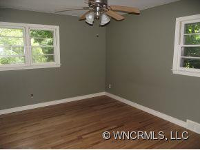 703 Blythe Street - Photo 9