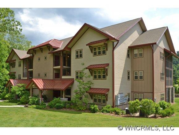 1659 Country Club Drive Unit D203