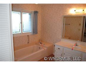 220 Meadows Road - Photo 14