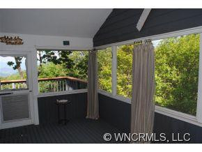 220 Meadows Road - Photo 5