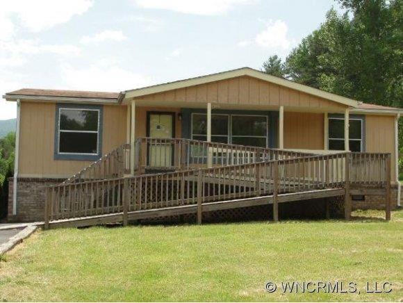 16 TIMBERS EDGE LN