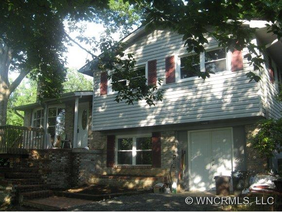 3 Whippoorwill Rd