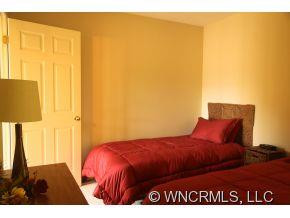 8 AZALEA TERRACE - Photo 14
