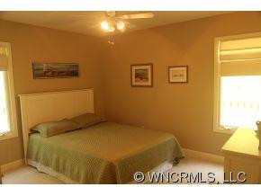 8 AZALEA TERRACE - Photo 4