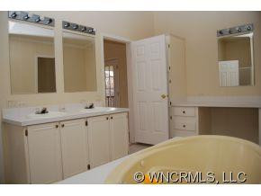 1518 Fox Hollow Road - Photo 7