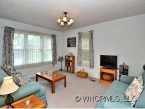 18 OVERBROOK PLACE - Photo 2