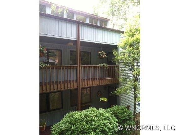 87 Willow Road A-12