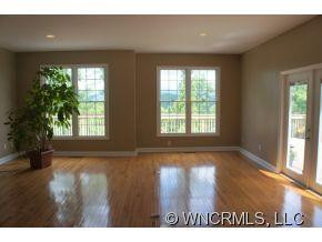 305 Jennifer Lane - Photo 8