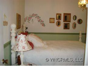 296 Spring Valley Drive - Photo 11