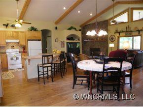 190 Tanglewood Drive - Photo 2