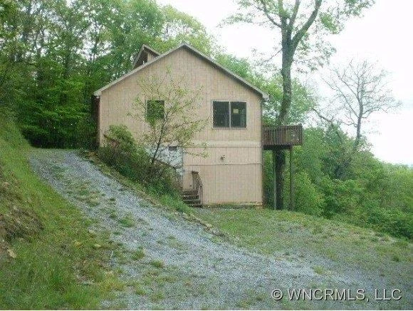 300 Hanging Rock Rd