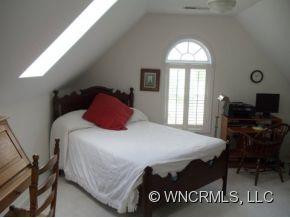 329 REGAL KNOLLS DR - Photo 4