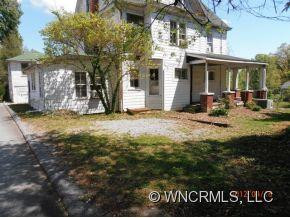 613 4th Ave W - Photo 2