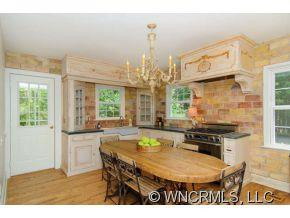 327 Sycamore Drive - Photo 3