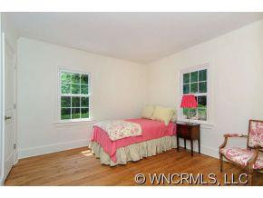 327 Sycamore Drive - Photo 10