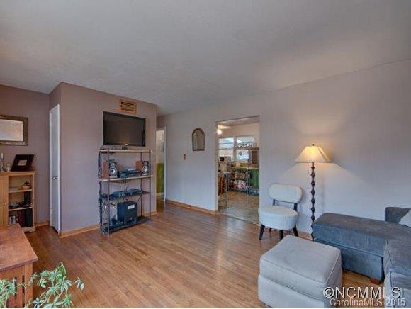 61 PLEASANT RIDGE DR. - Photo 4