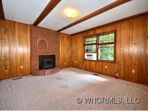 285 FOXCROFT DRIVE - Photo 2