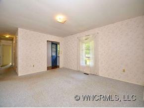 285 FOXCROFT DRIVE - Photo 3