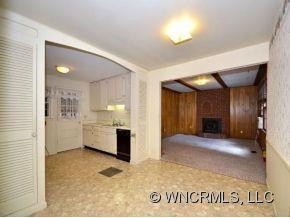 285 FOXCROFT DRIVE - Photo 4
