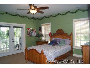 133 Ashworth Avenue - Photo 12