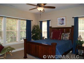 133 Ashworth Avenue - Photo 13