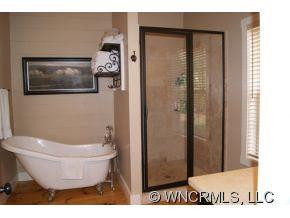 133 Ashworth Avenue - Photo 9