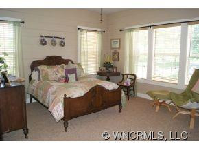 133 Ashworth Avenue - Photo 10