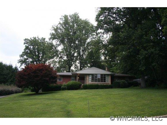 8 North Oak Forest Drive