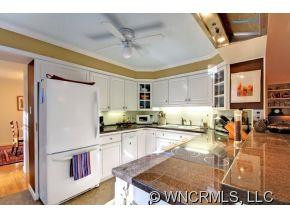 11 Maplewood - Photo 3