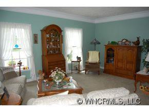 199 Beechnut Drive - Photo 4
