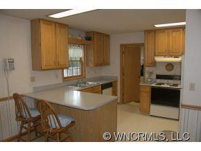 106 PINE TREE LANE - Photo 2