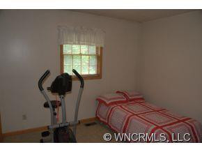 106 PINE TREE LANE - Photo 11