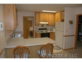 106 PINE TREE LANE - Photo 3