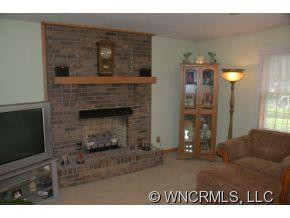 106 PINE TREE LANE - Photo 6