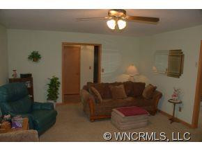 106 PINE TREE LANE - Photo 10