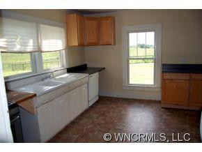 570 Lambs Grill Rd - Photo 3