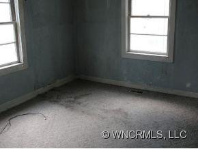 110 WATSON RD - Photo 7